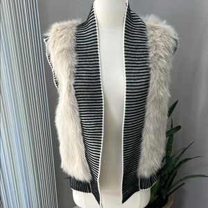 Banana Republic Cream and Black Knit Vest XS